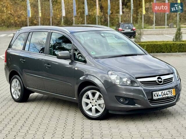 Опель Зафира 2011 в Виннице на Automoto.ua Серый Опель Зафира, объемом двигателя 1.6 л и пробегом 191 тыс. км за 6999 $, фото 1 на Automoto.ua
