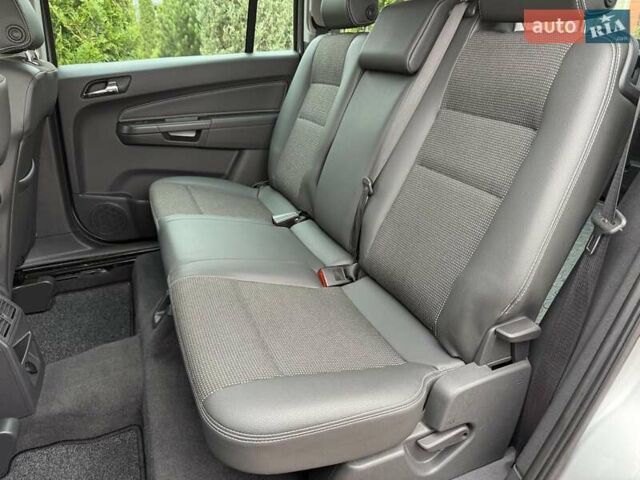 Серый Опель Зафира, объемом двигателя 1.7 л и пробегом 229 тыс. км за 8399 $, фото 142 на Automoto.ua