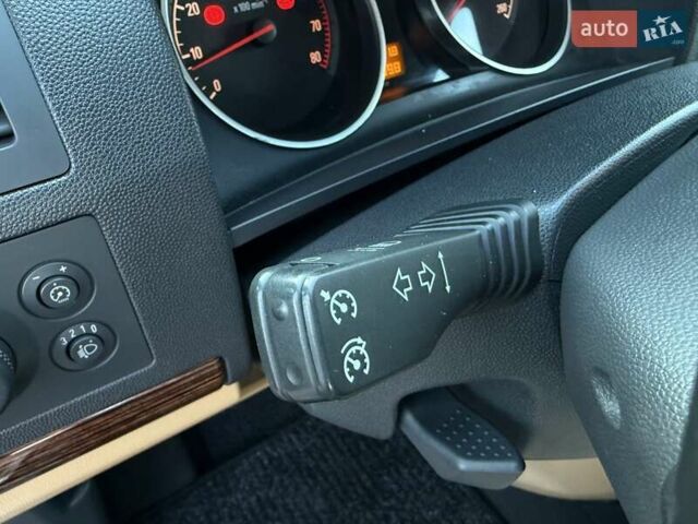 Серый Опель Зафира, объемом двигателя 1.8 л и пробегом 227 тыс. км за 7499 $, фото 42 на Automoto.ua