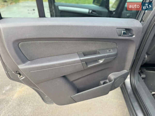 Опель Зафира 2011 в Тернополе на Automoto.ua Серый Опель Зафира, объемом двигателя 1.69 л и пробегом 220 тыс. км за 6500 $, фото 101 на Automoto.ua