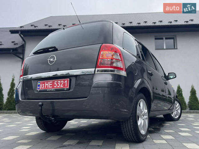 Серый Опель Зафира, объемом двигателя 1.7 л и пробегом 203 тыс. км за 7999 $, фото 20 на Automoto.ua
