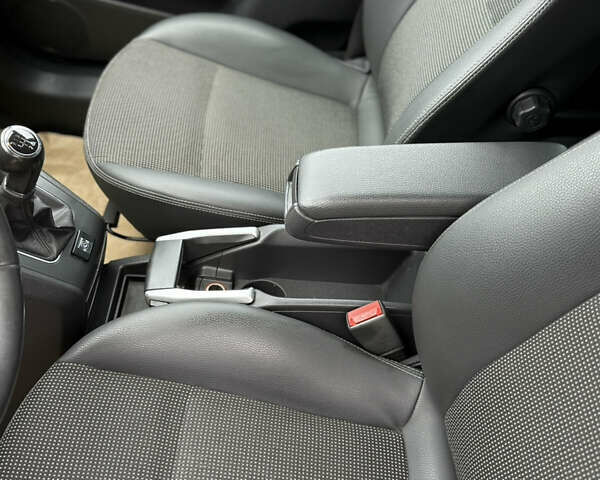 Серый Опель Зафира, объемом двигателя 1.8 л и пробегом 239 тыс. км за 7850 $, фото 39 на Automoto.ua