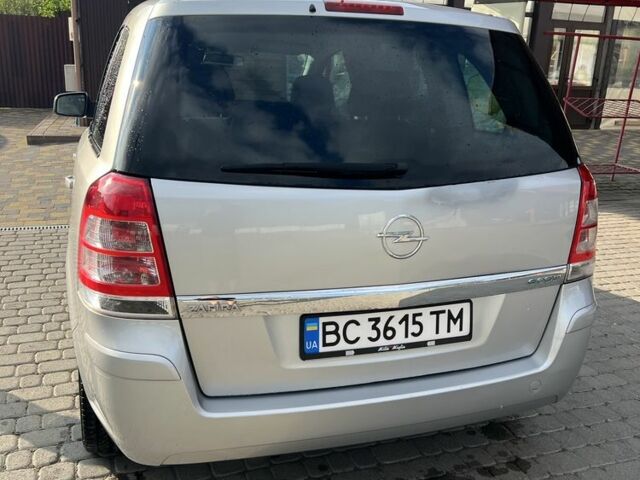 Серый Опель Зафира, объемом двигателя 1.7 л и пробегом 258 тыс. км за 6000 $, фото 2 на Automoto.ua
