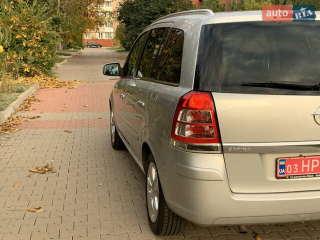 Серый Опель Зафира, объемом двигателя 1.8 л и пробегом 221 тыс. км за 5700 $, фото 54 на Automoto.ua