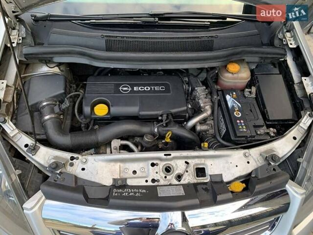 Серый Опель Зафира, объемом двигателя 1.7 л и пробегом 344 тыс. км за 5500 $, фото 10 на Automoto.ua