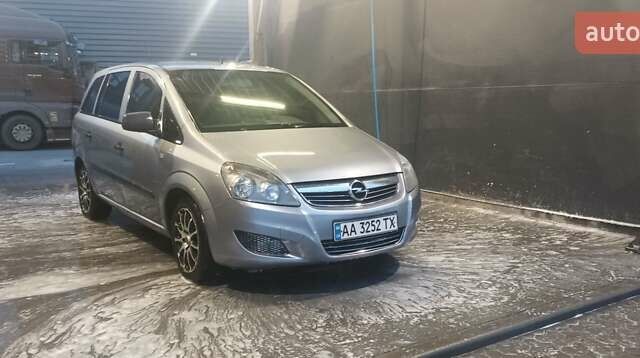 Сірий Опель Зафіра, об'ємом двигуна 1.69 л та пробігом 300 тис. км за 5400 $, фото 6 на Automoto.ua