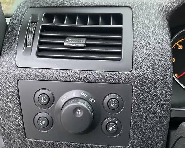 Серый Опель Зафира, объемом двигателя 1.7 л и пробегом 213 тыс. км за 6850 $, фото 16 на Automoto.ua