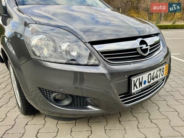 Опель Зафира 2011 в Виннице на Automoto.ua Серый Опель Зафира, объемом двигателя 1.6 л и пробегом 191 тыс. км за 6999 $, фото 16 на Automoto.ua