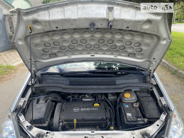 Сірий Опель Зафіра, об'ємом двигуна 1.8 л та пробігом 198 тис. км за 7750 $, фото 22 на Automoto.ua