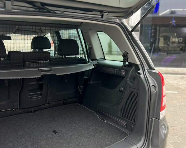 Сірий Опель Зафіра, об'ємом двигуна 1.6 л та пробігом 205 тис. км за 8200 $, фото 42 на Automoto.ua