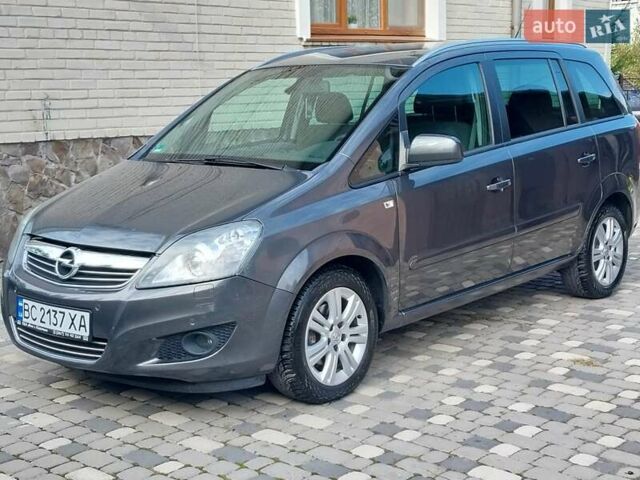 Серый Опель Зафира, объемом двигателя 1.8 л и пробегом 150 тыс. км за 7500 $, фото 2 на Automoto.ua