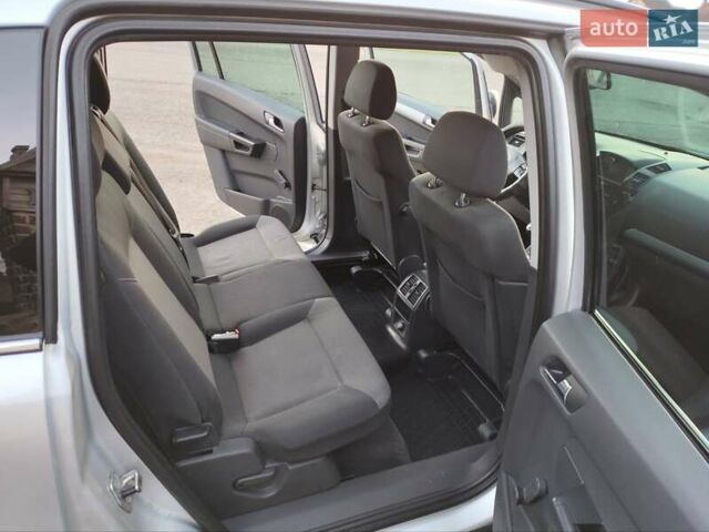 Сірий Опель Зафіра, об'ємом двигуна 1.8 л та пробігом 290 тис. км за 6400 $, фото 17 на Automoto.ua