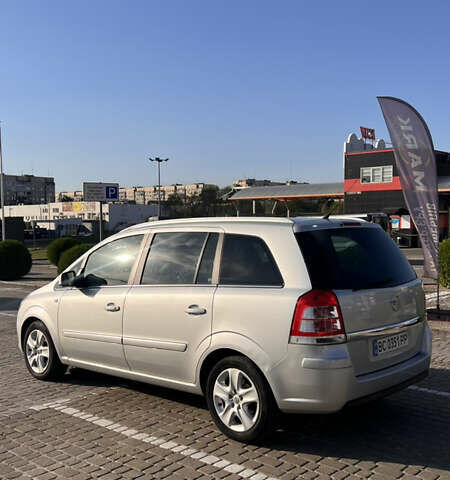 Серый Опель Зафира, объемом двигателя 1.7 л и пробегом 220 тыс. км за 6000 $, фото 6 на Automoto.ua