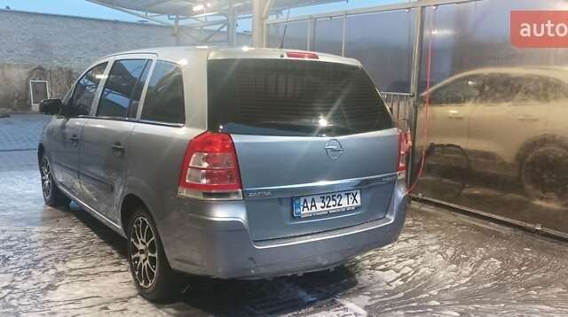 Сірий Опель Зафіра, об'ємом двигуна 1.69 л та пробігом 300 тис. км за 5400 $, фото 8 на Automoto.ua