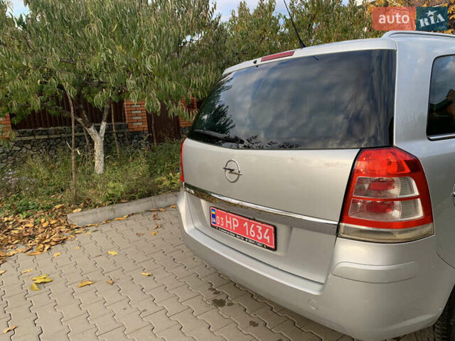 Серый Опель Зафира, объемом двигателя 1.8 л и пробегом 221 тыс. км за 5899 $, фото 18 на Automoto.ua