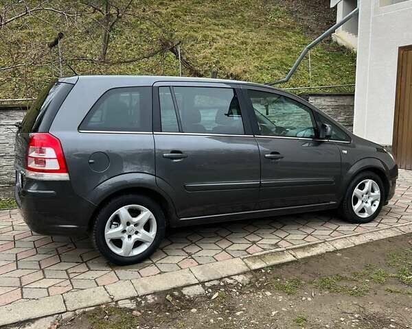 Серый Опель Зафира, объемом двигателя 1.7 л и пробегом 212 тыс. км за 6400 $, фото 38 на Automoto.ua