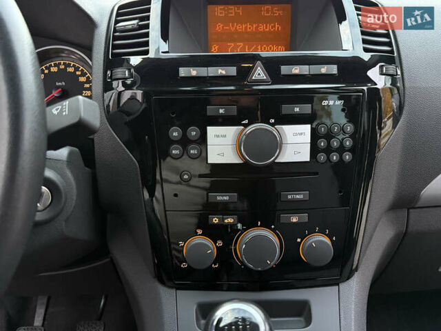 Опель Зафіра 2011 у Тернополі на Automoto.ua Сірий Опель Зафіра, об'ємом двигуна 1.6 л та пробігом 233 тис. км за 7400 $, фото 25 на Automoto.ua