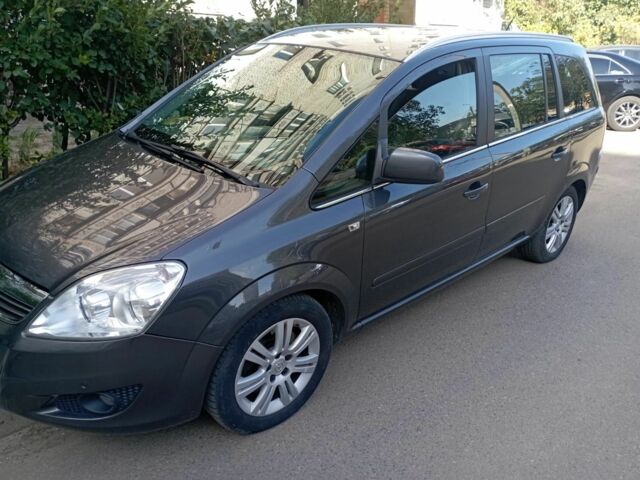 Сірий Опель Зафіра, об'ємом двигуна 1.7 л та пробігом 185 тис. км за 8200 $, фото 2 на Automoto.ua