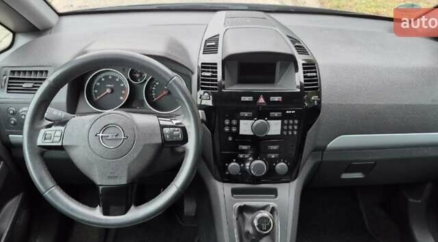 Серый Опель Зафира, объемом двигателя 1.8 л и пробегом 185 тыс. км за 6500 $, фото 14 на Automoto.ua