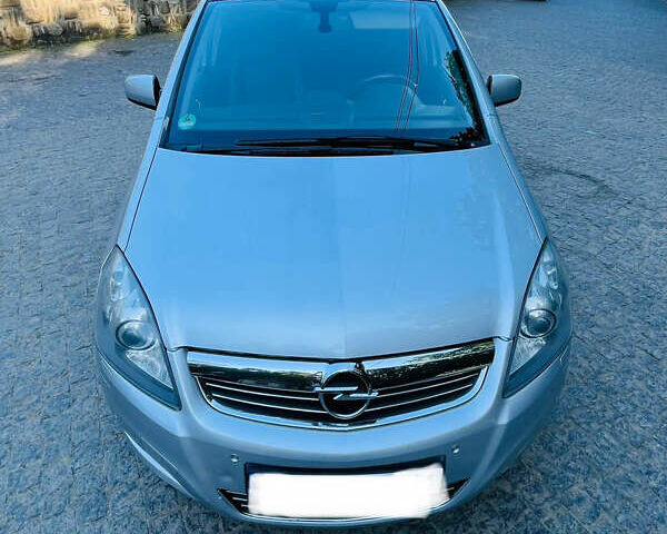 Серый Опель Зафира, объемом двигателя 1.69 л и пробегом 267 тыс. км за 8100 $, фото 7 на Automoto.ua