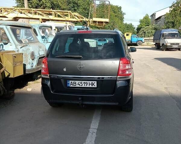 Серый Опель Зафира, объемом двигателя 1.6 л и пробегом 200 тыс. км за 7799 $, фото 2 на Automoto.ua