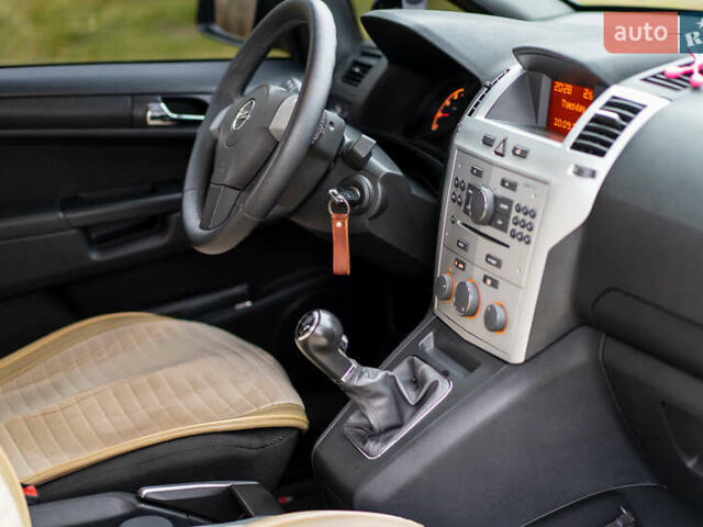 Сірий Опель Зафіра, об'ємом двигуна 1.8 л та пробігом 186 тис. км за 7750 $, фото 13 на Automoto.ua