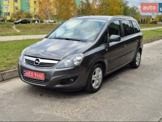 Серый Опель Зафира, объемом двигателя 1.8 л и пробегом 185 тыс. км за 6500 $, фото 2 на Automoto.ua
