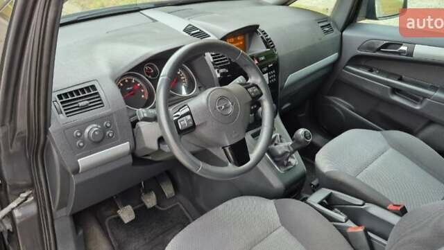 Серый Опель Зафира, объемом двигателя 1.8 л и пробегом 185 тыс. км за 6500 $, фото 9 на Automoto.ua