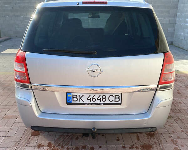 Серый Опель Зафира, объемом двигателя 1.7 л и пробегом 211 тыс. км за 7599 $, фото 5 на Automoto.ua