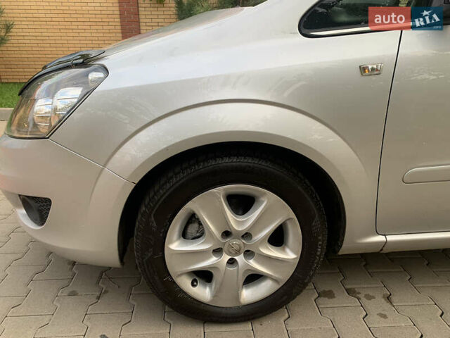 Серый Опель Зафира, объемом двигателя 1.8 л и пробегом 221 тыс. км за 5899 $, фото 16 на Automoto.ua