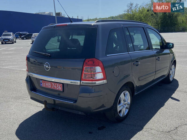 Серый Опель Зафира, объемом двигателя 1.7 л и пробегом 190 тыс. км за 7450 $, фото 4 на Automoto.ua