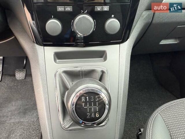 Серый Опель Зафира, объемом двигателя 1.7 л и пробегом 229 тыс. км за 8399 $, фото 101 на Automoto.ua