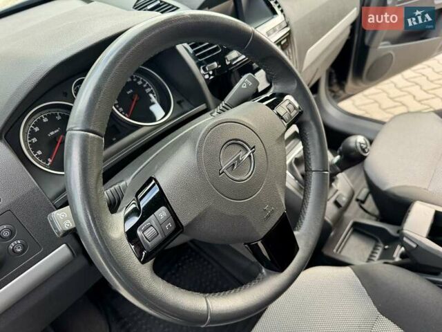 Опель Зафира 2011 в Виннице на Automoto.ua Серый Опель Зафира, объемом двигателя 1.6 л и пробегом 191 тыс. км за 6999 $, фото 30 на Automoto.ua