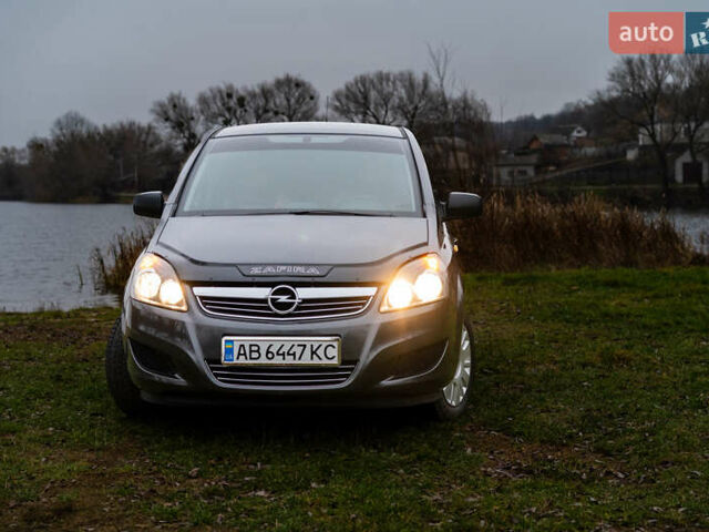 Сірий Опель Зафіра, об'ємом двигуна 1.8 л та пробігом 186 тис. км за 7750 $, фото 18 на Automoto.ua