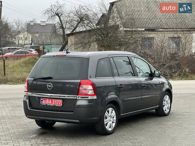 Сірий Опель Зафіра, об'ємом двигуна 1.6 л та пробігом 205 тис. км за 8200 $, фото 24 на Automoto.ua