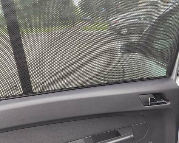 Серый Опель Зафира, объемом двигателя 1.6 л и пробегом 191 тыс. км за 6700 $, фото 32 на Automoto.ua