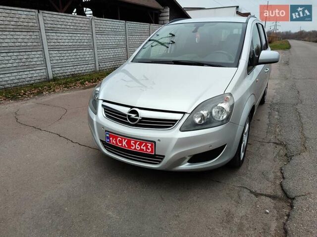 Серый Опель Зафира, объемом двигателя 1.7 л и пробегом 248 тыс. км за 7600 $, фото 18 на Automoto.ua