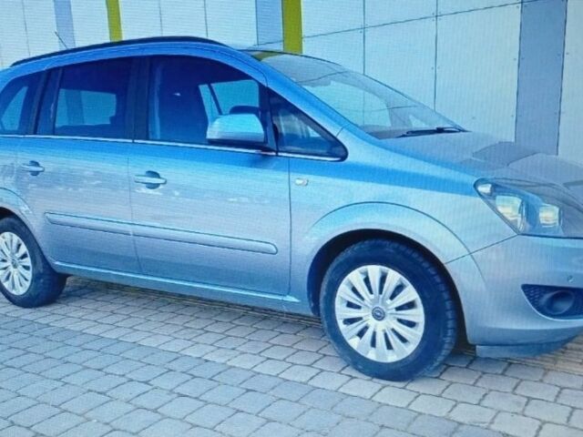 Серый Опель Зафира, объемом двигателя 1.8 л и пробегом 191 тыс. км за 9000 $, фото 1 на Automoto.ua