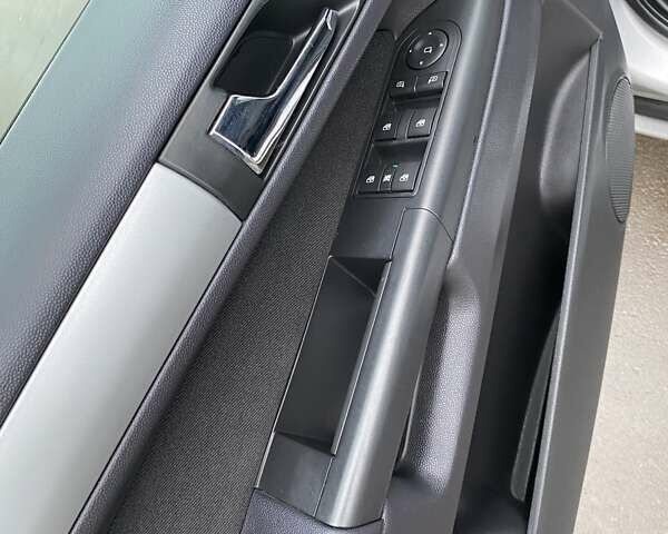 Серый Опель Зафира, объемом двигателя 1.7 л и пробегом 213 тыс. км за 6850 $, фото 13 на Automoto.ua