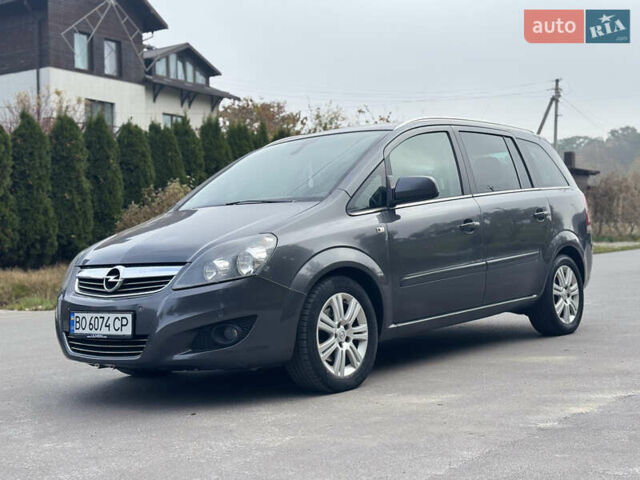 Опель Зафира 2011 в Тернополе на Automoto.ua Серый Опель Зафира, объемом двигателя 1.69 л и пробегом 220 тыс. км за 6500 $, фото 1 на Automoto.ua