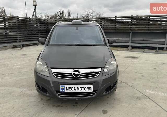 Серый Опель Зафира, объемом двигателя 1.7 л и пробегом 321 тыс. км за 6990 $, фото 4 на Automoto.ua
