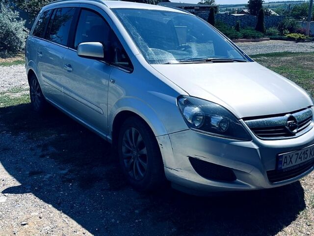 Серый Опель Зафира, объемом двигателя 1.6 л и пробегом 233 тыс. км за 7200 $, фото 12 на Automoto.ua