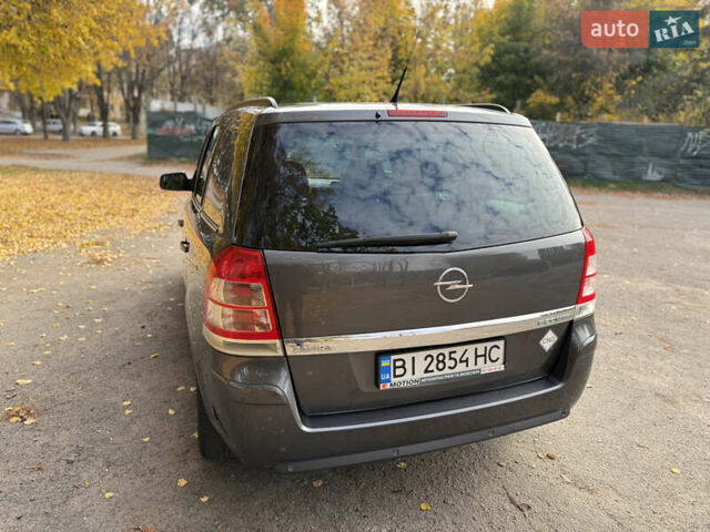 Серый Опель Зафира, объемом двигателя 1.6 л и пробегом 201 тыс. км за 6500 $, фото 14 на Automoto.ua