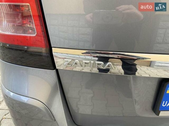 Серый Опель Зафира, объемом двигателя 1.7 л и пробегом 271 тыс. км за 7000 $, фото 28 на Automoto.ua
