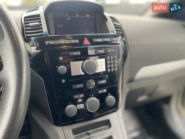 Сірий Опель Зафіра, об'ємом двигуна 1.7 л та пробігом 238 тис. км за 8000 $, фото 25 на Automoto.ua