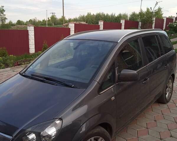 Сірий Опель Зафіра, об'ємом двигуна 1.7 л та пробігом 390 тис. км за 7200 $, фото 4 на Automoto.ua