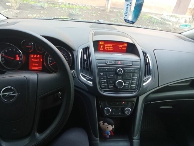 Серый Опель Зафира, объемом двигателя 1.4 л и пробегом 119 тыс. км за 7800 $, фото 7 на Automoto.ua