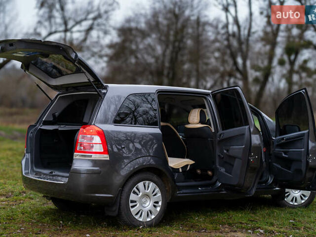 Сірий Опель Зафіра, об'ємом двигуна 1.8 л та пробігом 186 тис. км за 7750 $, фото 15 на Automoto.ua