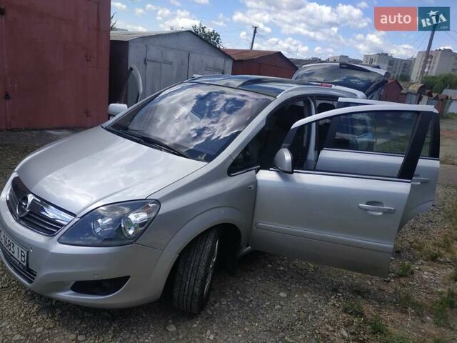 Серый Опель Зафира, объемом двигателя 1.7 л и пробегом 250 тыс. км за 6800 $, фото 21 на Automoto.ua