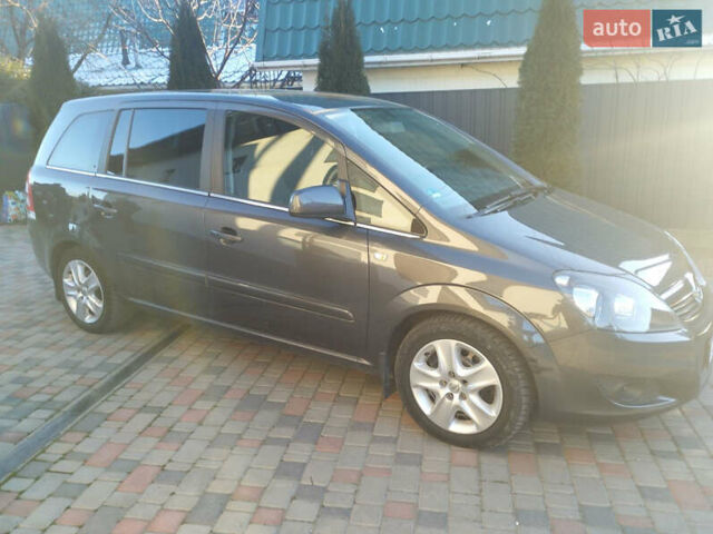 Серый Опель Зафира, объемом двигателя 1.69 л и пробегом 260 тыс. км за 7450 $, фото 7 на Automoto.ua